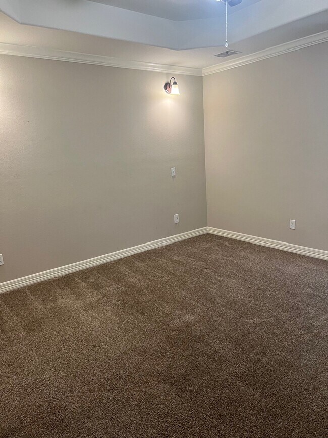 Building Photo - 5600 Alvin A Klein Dr