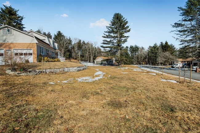Building Photo - 38 Marjorie Dr