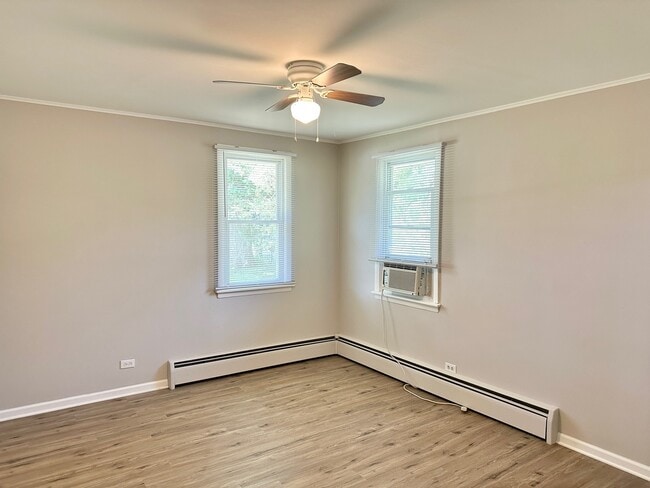 Building Photo - 35339 N Hickory Ln