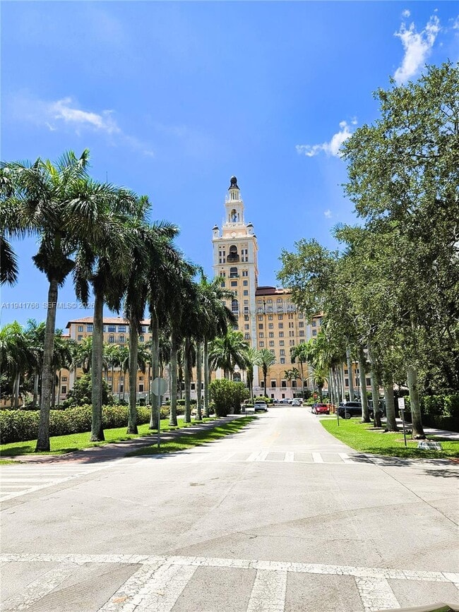 Building Photo - 104 Santander Ave