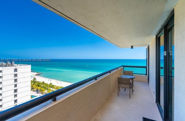 Building Photo - 2555 Collins Ave