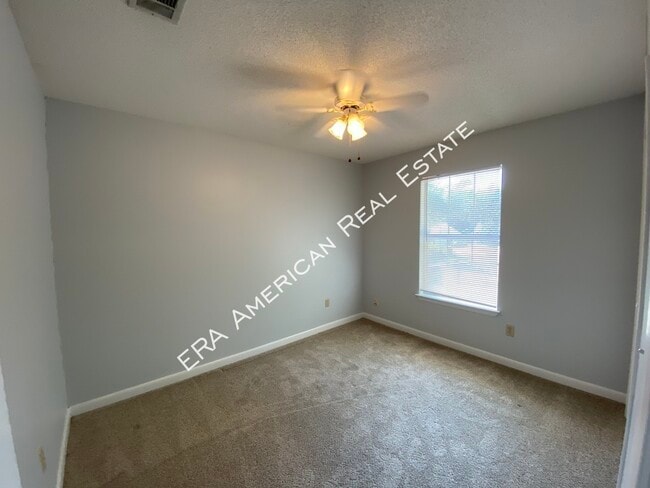 Building Photo - 169 Wright Cir