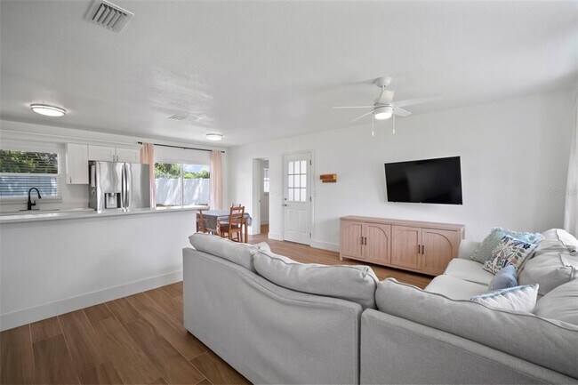 Building Photo - 7717 W Powhatan Ave