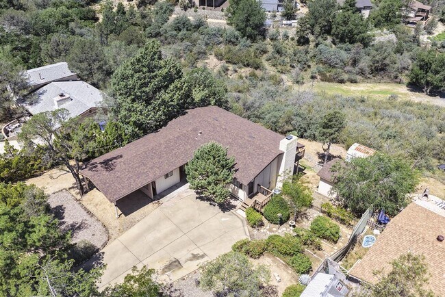 Building Photo - 3 Bedroom, 2 Bath Home with Views in Prescott!