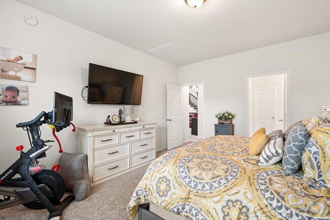 Building Photo - 5872 Strawflower Ln