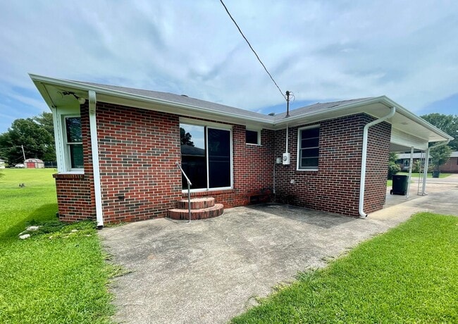 Building Photo - Super Clean 3 bed 2 bath home in Athens in...