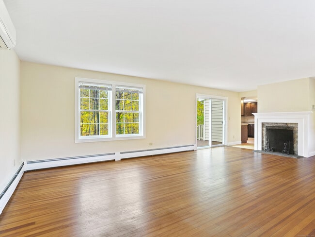 Building Photo - 107 Black Rock Tpke