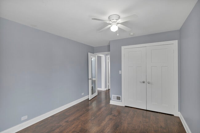 Building Photo - 7418 W Clarence Ave