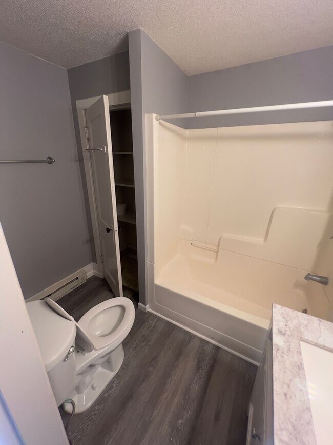 Building Photo - pp924