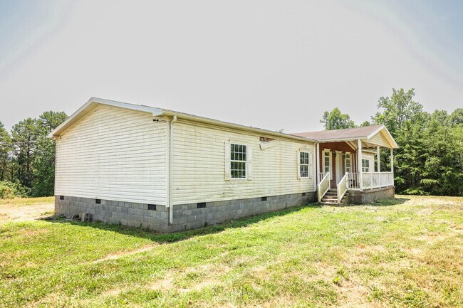 Building Photo - 120 Aker Holt Rd