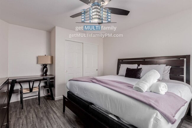 Building Photo - 515 W Pebble Beach Dr