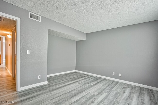 Building Photo - 4280 Tara Ave