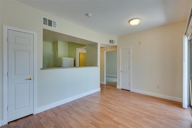 Building Photo - 8000 W Badura Ave