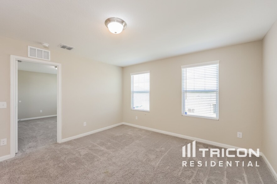 Building Photo - 14347 Palm Ridge