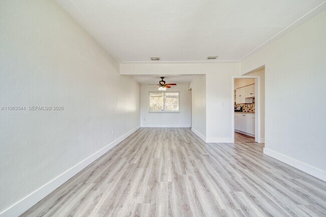 Building Photo - 2798 SW 32nd Ave