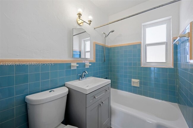 Building Photo - 550 NE 82nd St