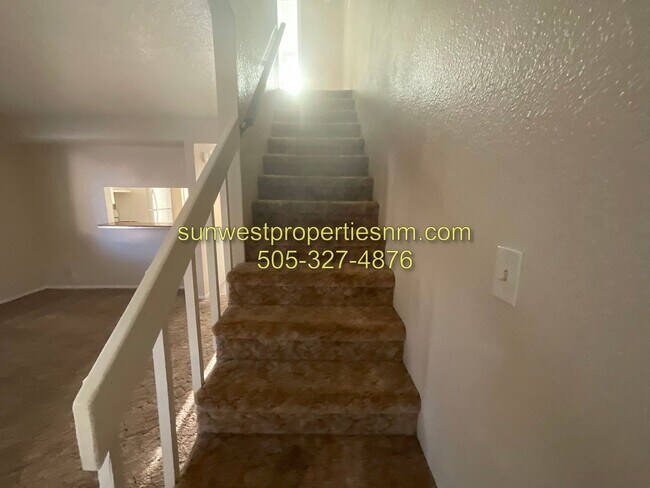 Building Photo - 1701 E Cliffside Dr