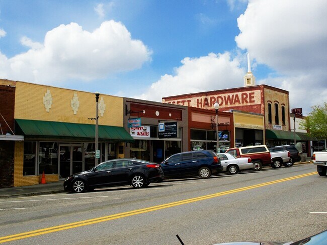 Building Photo - 6061 Rainbow Row