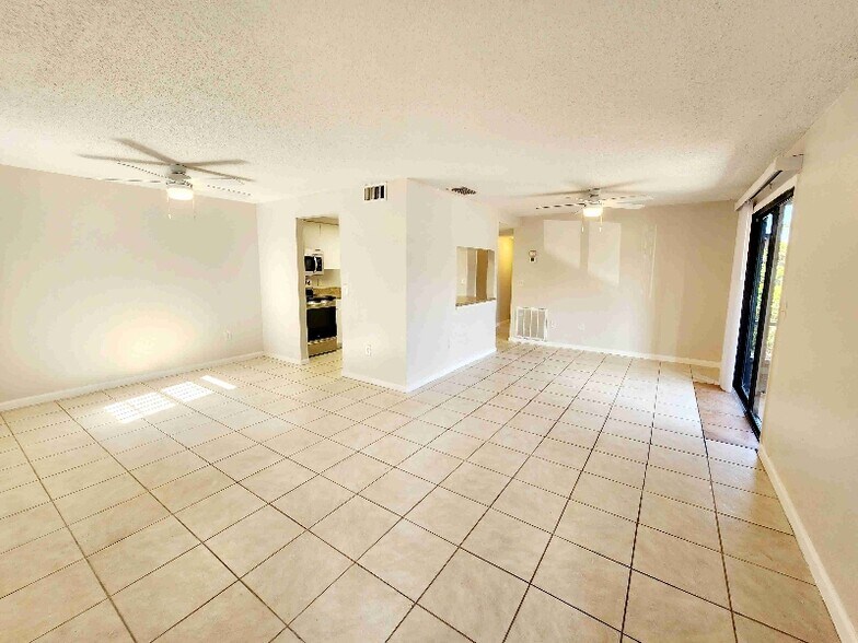 Building Photo - 4022 Beaver Ln