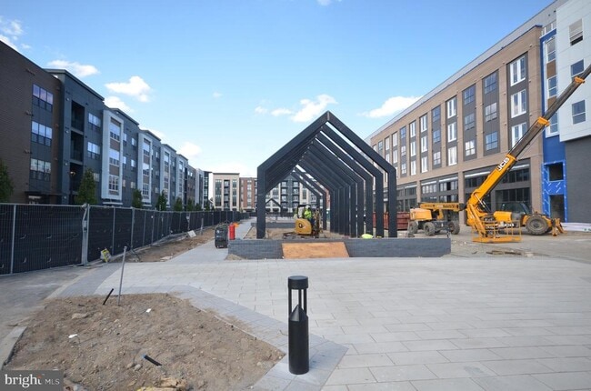 Building Photo - 1305 Parker Blvd