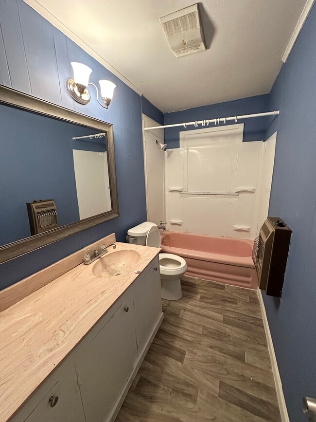 Building Photo - 610 Sunset Dr