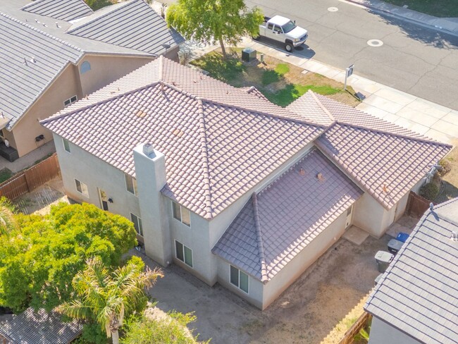 Building Photo - Stunning 4-Bedroom Home for Rent in Brawley!