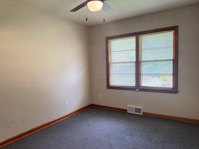 Building Photo - 724 Ratone St