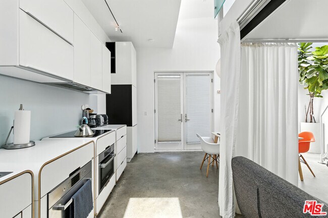 Building Photo - 2722 6th St