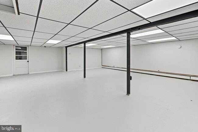 Building Photo - 2709 Creek Rd