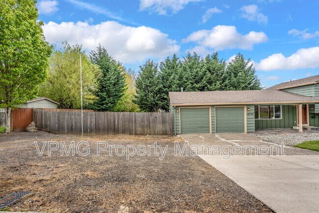 Building Photo - 16704 NE 29th Ave