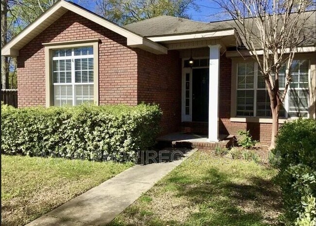 Building Photo - 115 Elmwood Dr