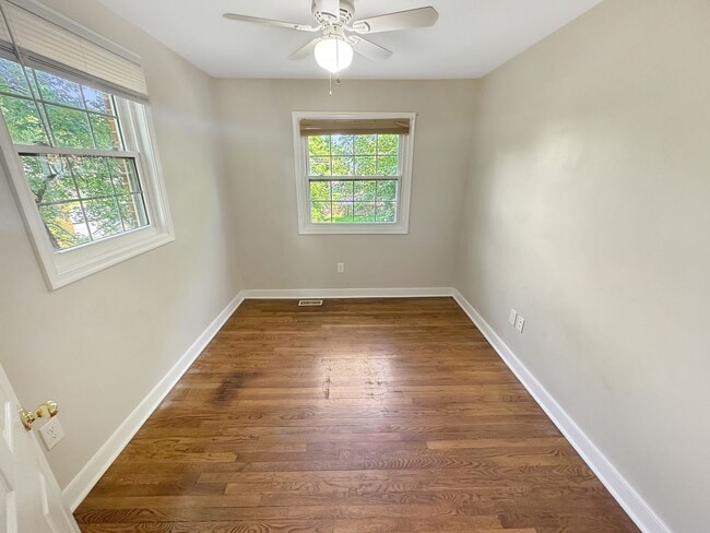 Building Photo - Spacious 3-Bedroom Townhome Minutes from D...