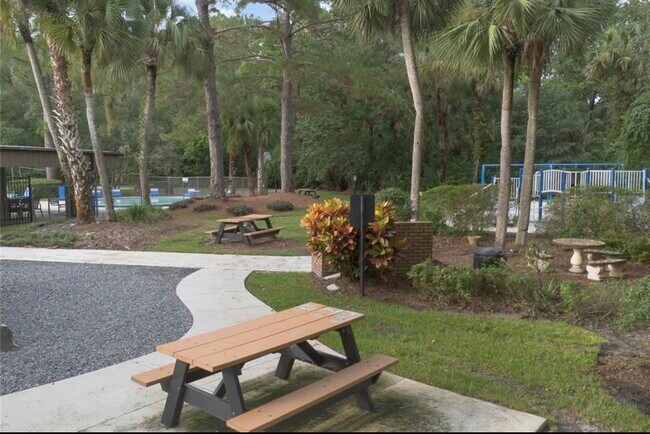 Building Photo - 615 Anhinga Rd