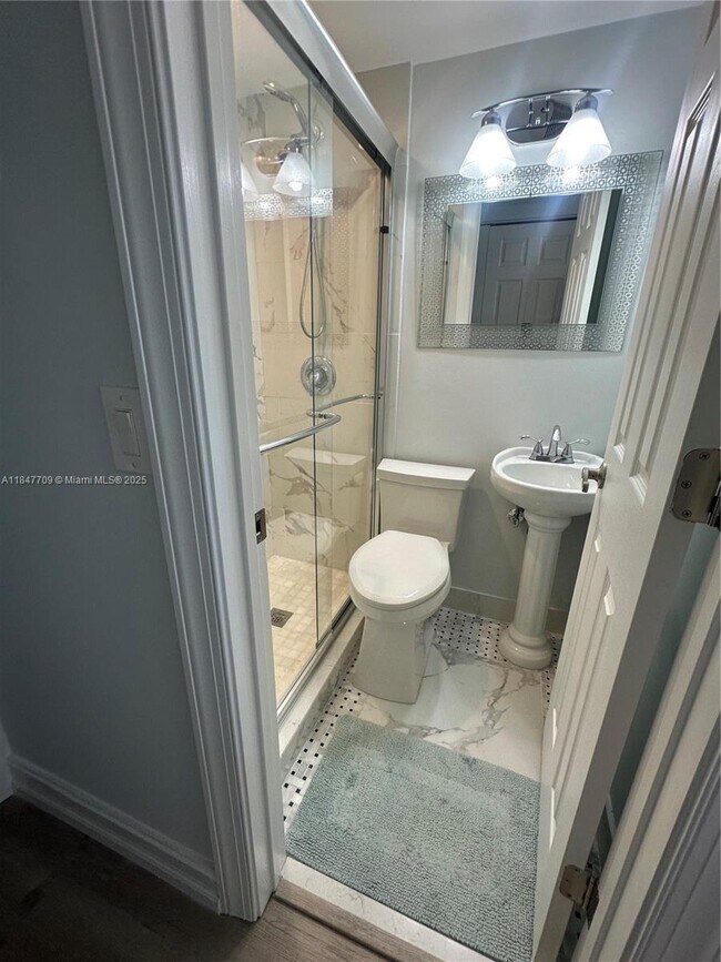 Building Photo - 4027 Swansea Crescent