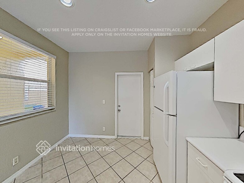 Building Photo - 2440 Cordoba Bend