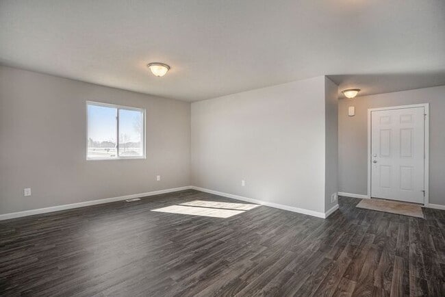 Building Photo - 412 Eastwood Dr