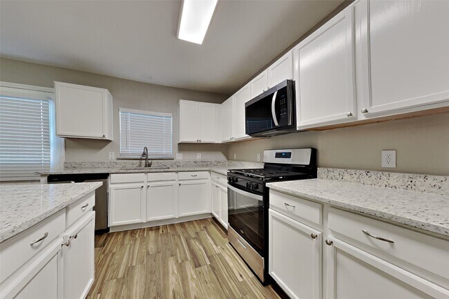 Building Photo - 7311 Wisteria Chase Pl