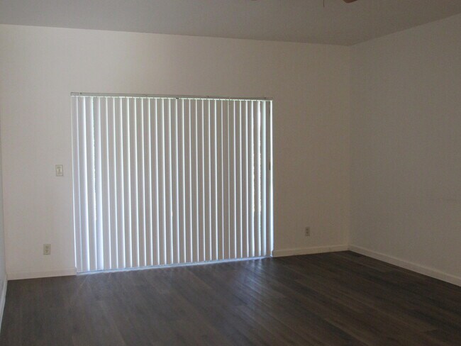 Building Photo - 4525 Oak Terrace Dr
