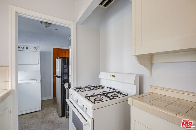 Building Photo - 4174 Ince Blvd