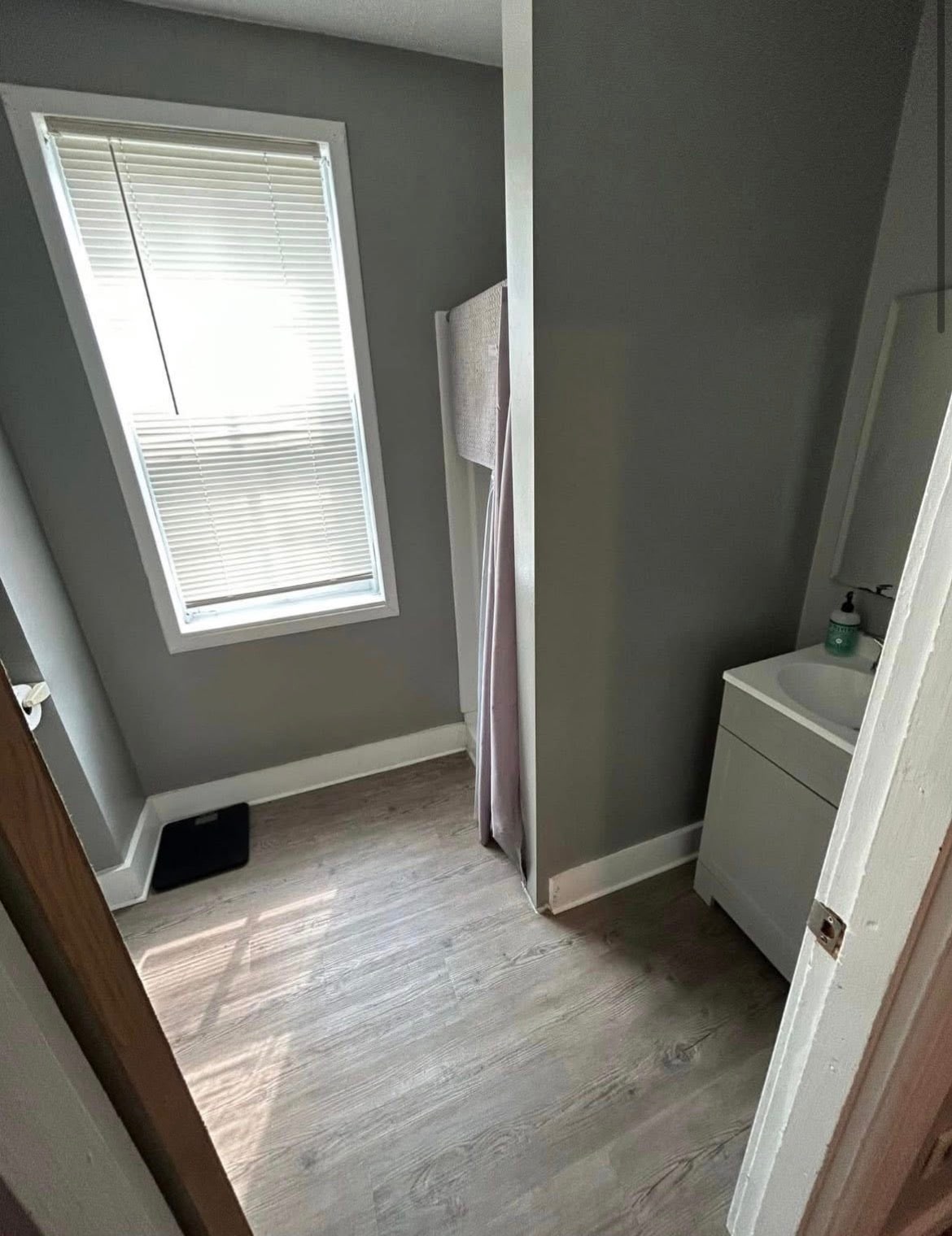 Full Bath - 24 N Washington St