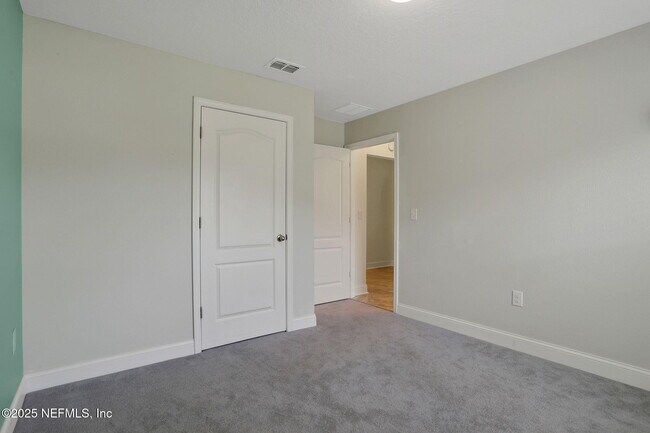 Building Photo - 35 Root Ln