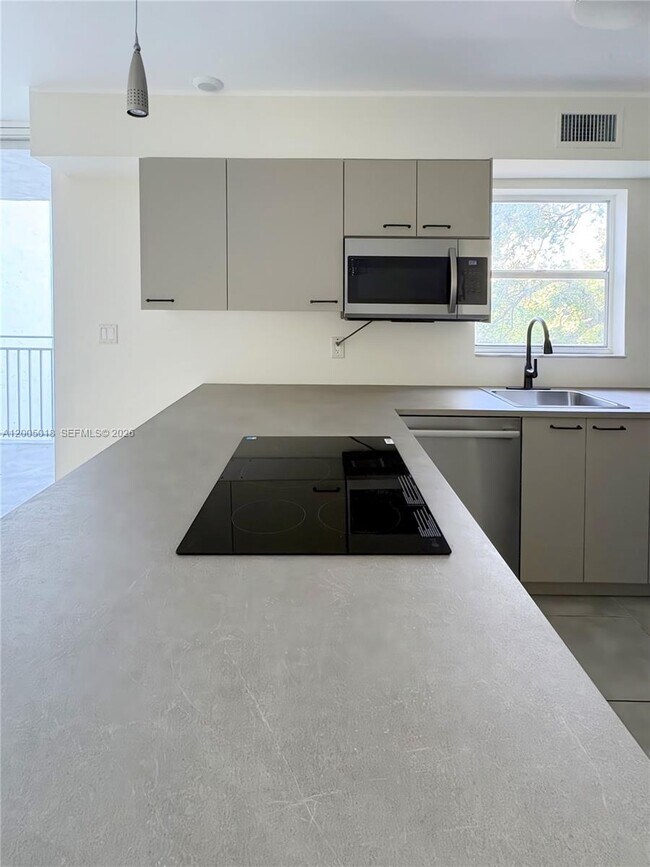 Building Photo - 777 NE 62nd St