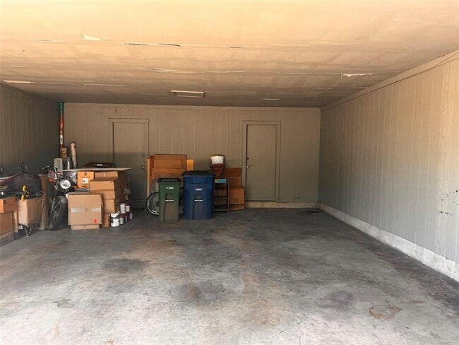 Building Photo - 3503 Southridge Dr