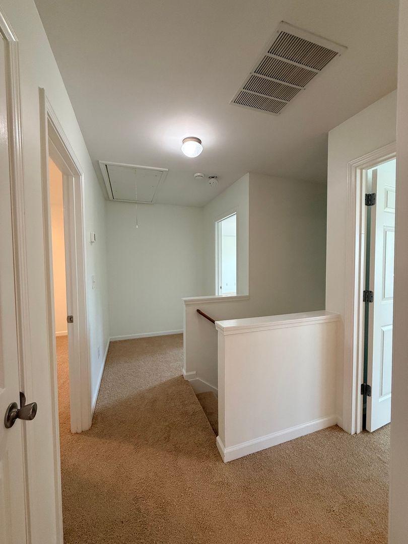 Building Photo - 5828 Bradshaw Ct