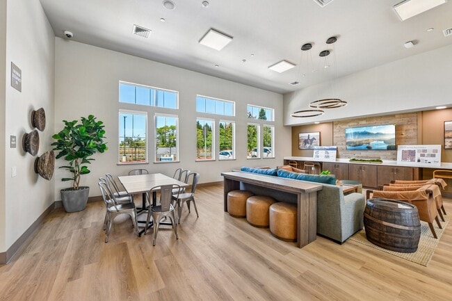 Building Photo - Terracina at Wildhawk