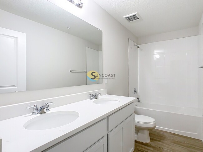 Building Photo - 3821 SW 43rd Ct