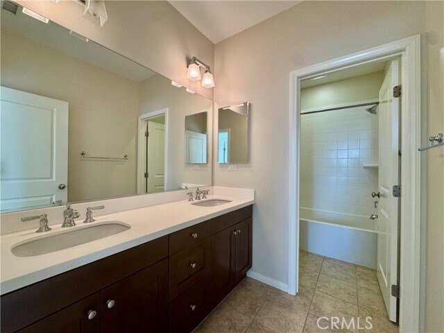 Building Photo - 51 Elmdale