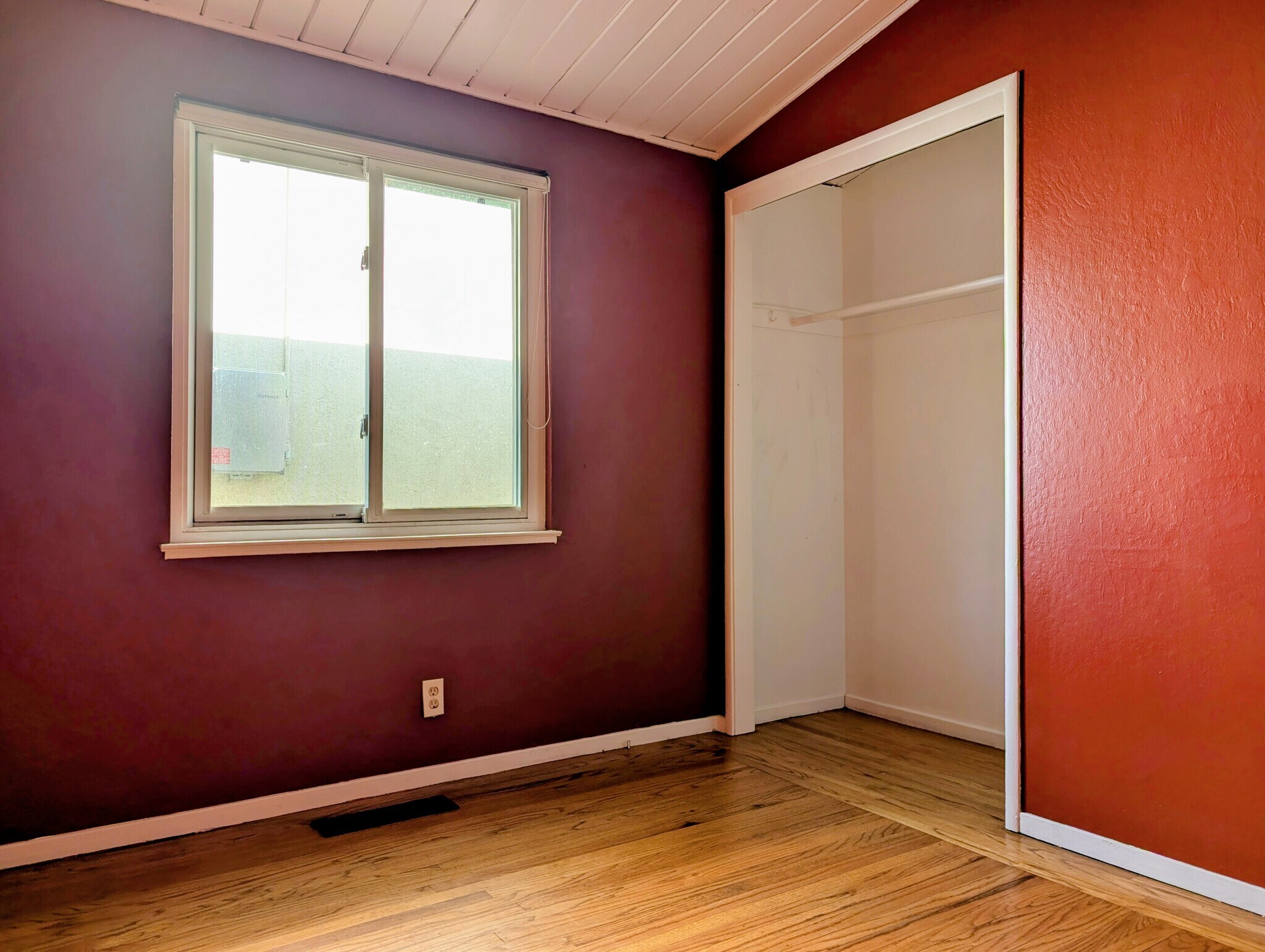 Building Photo - 3060 Ponderosa Dr