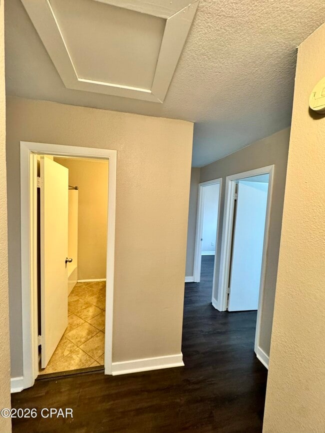 Building Photo - 2523 Johnson Dr