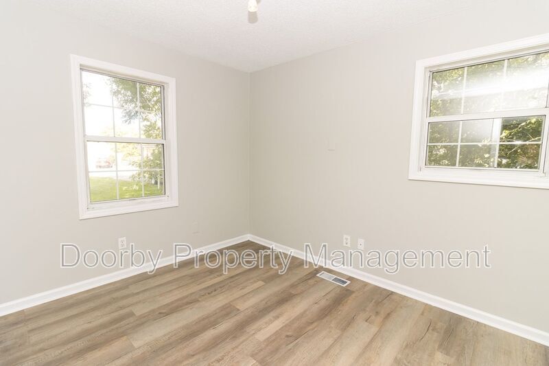 Building Photo - 4316 Greenbriar Rd